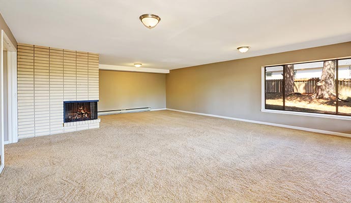 Clean carpet in an empty room
