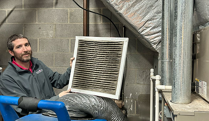 Moldy duct cleaning service